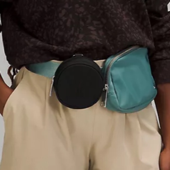 Lululemon black  logo pouch - Picture 6 of 15